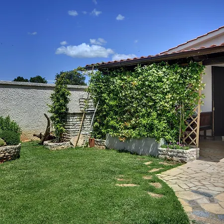 Mit Aussenpool, Klimaanlage, Wlan Und Grillanlage * Pula